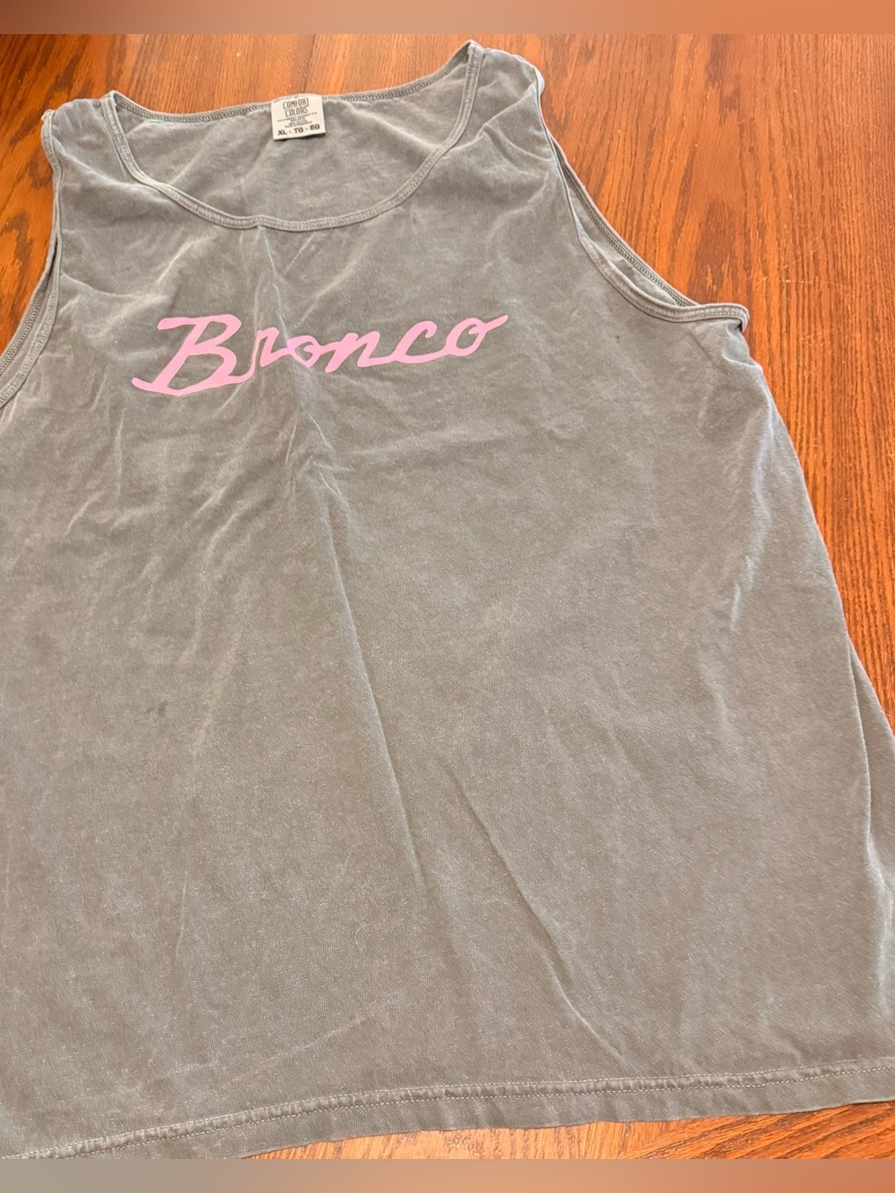 Women’s Comfort Colors Ford Bronco Tank Top XL Gray Pink